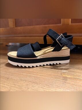 Toms Black and Natural Espadrille Flatform Sandal